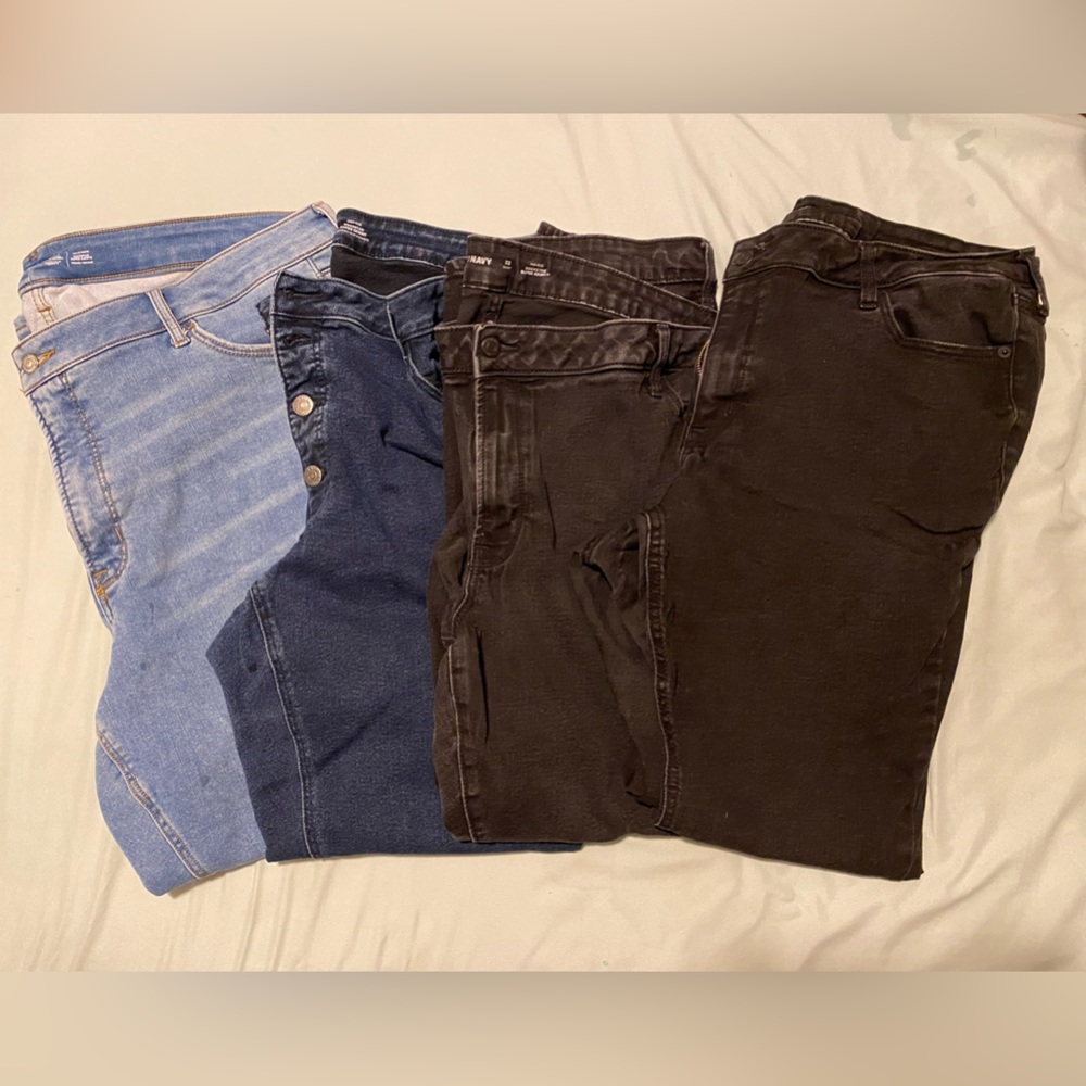 4 pair Old Navy Rockstar super skinny jeans